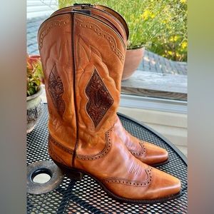 SOLD! Rare Vintage Collectable Justin Tooled Cowboy Boots🤠